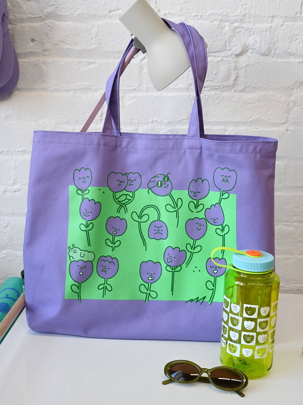 Tulip Field tote bag