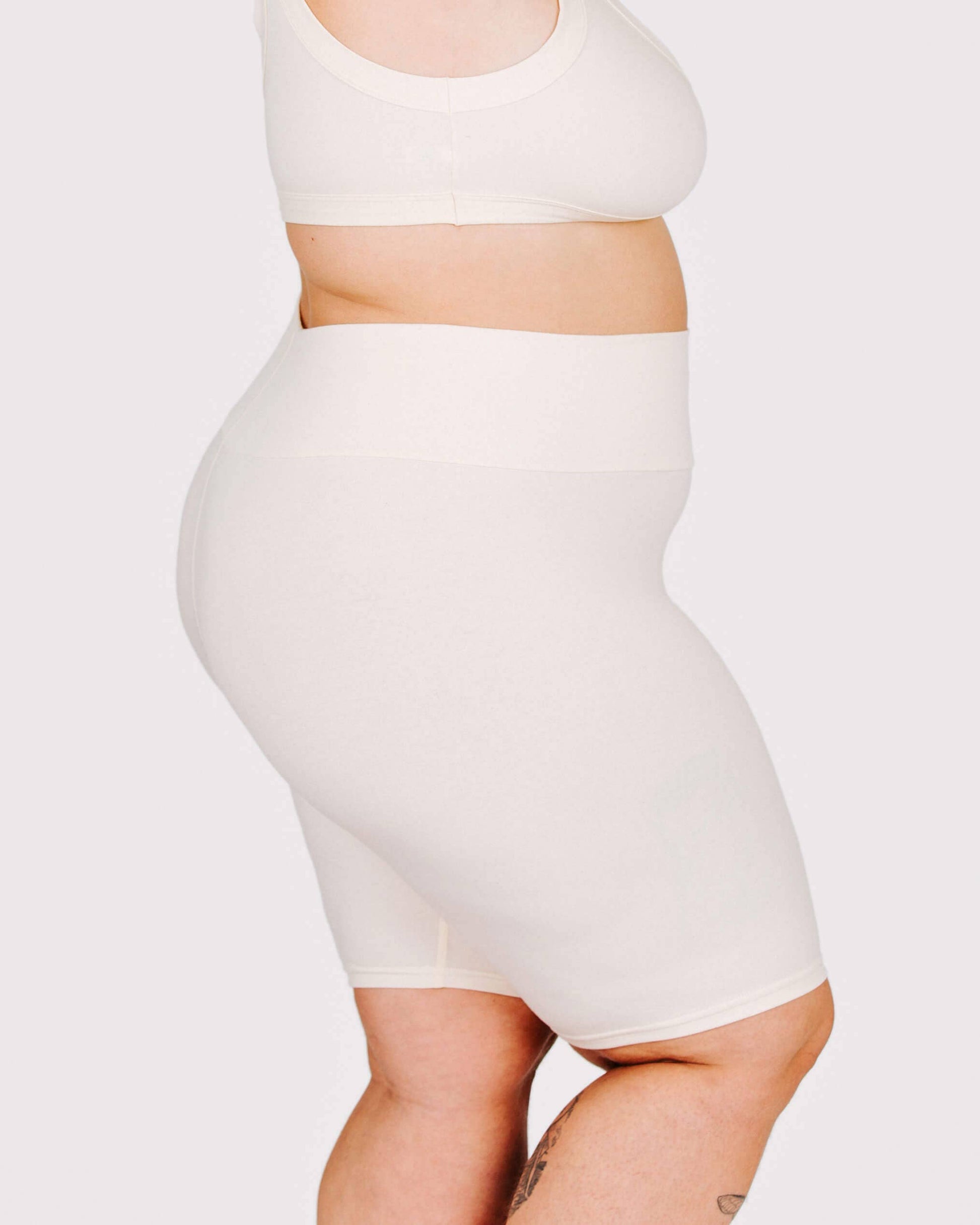 High Rise Bike Shorts Strictly Strawberry