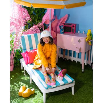 Smiley Face Daisy Sheer Crew Sock