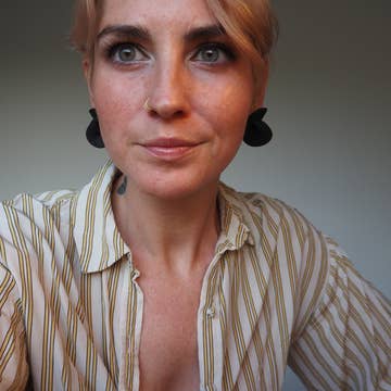 Curve Earrings