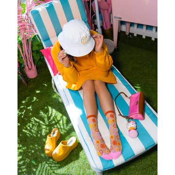 Smiley Face Daisy Sheer Crew Sock