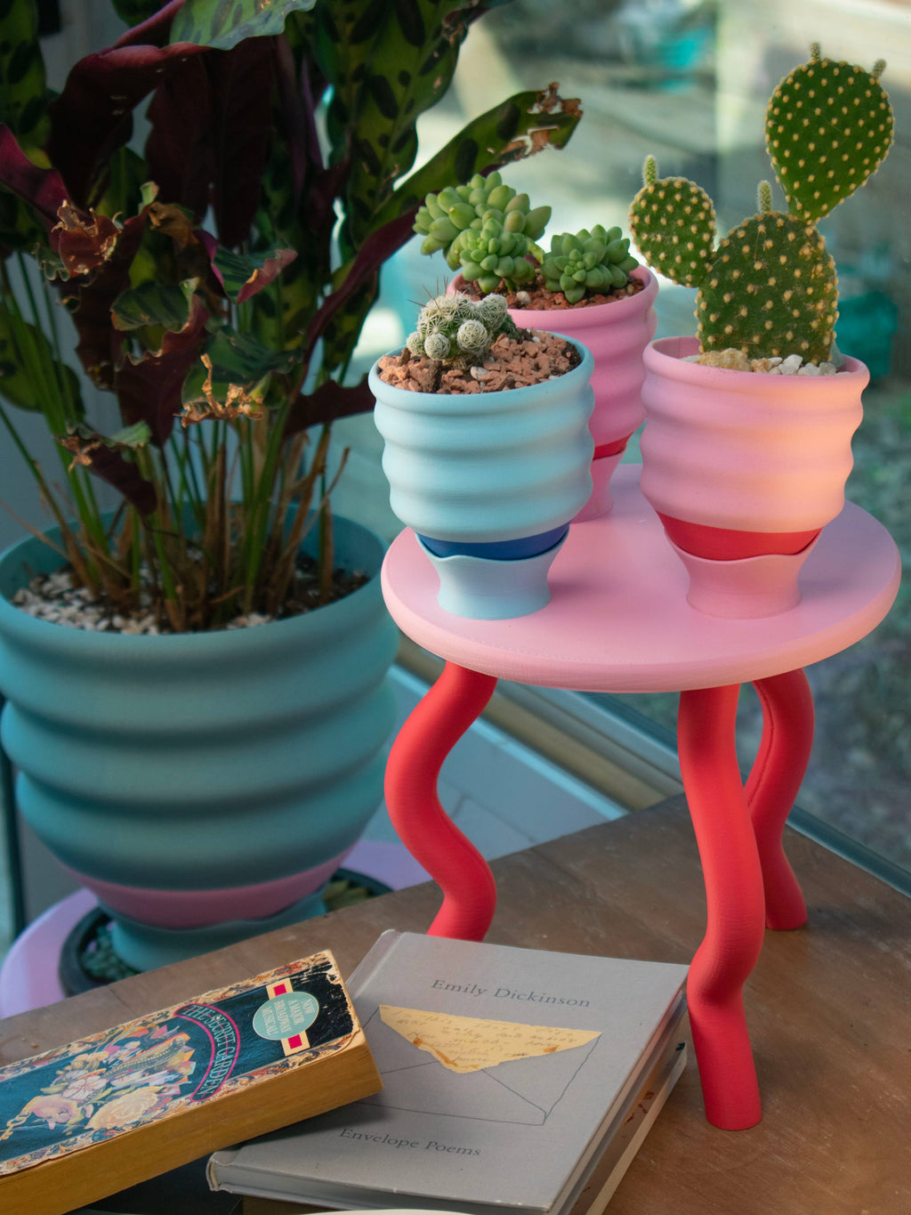 Wavy Plant Stand