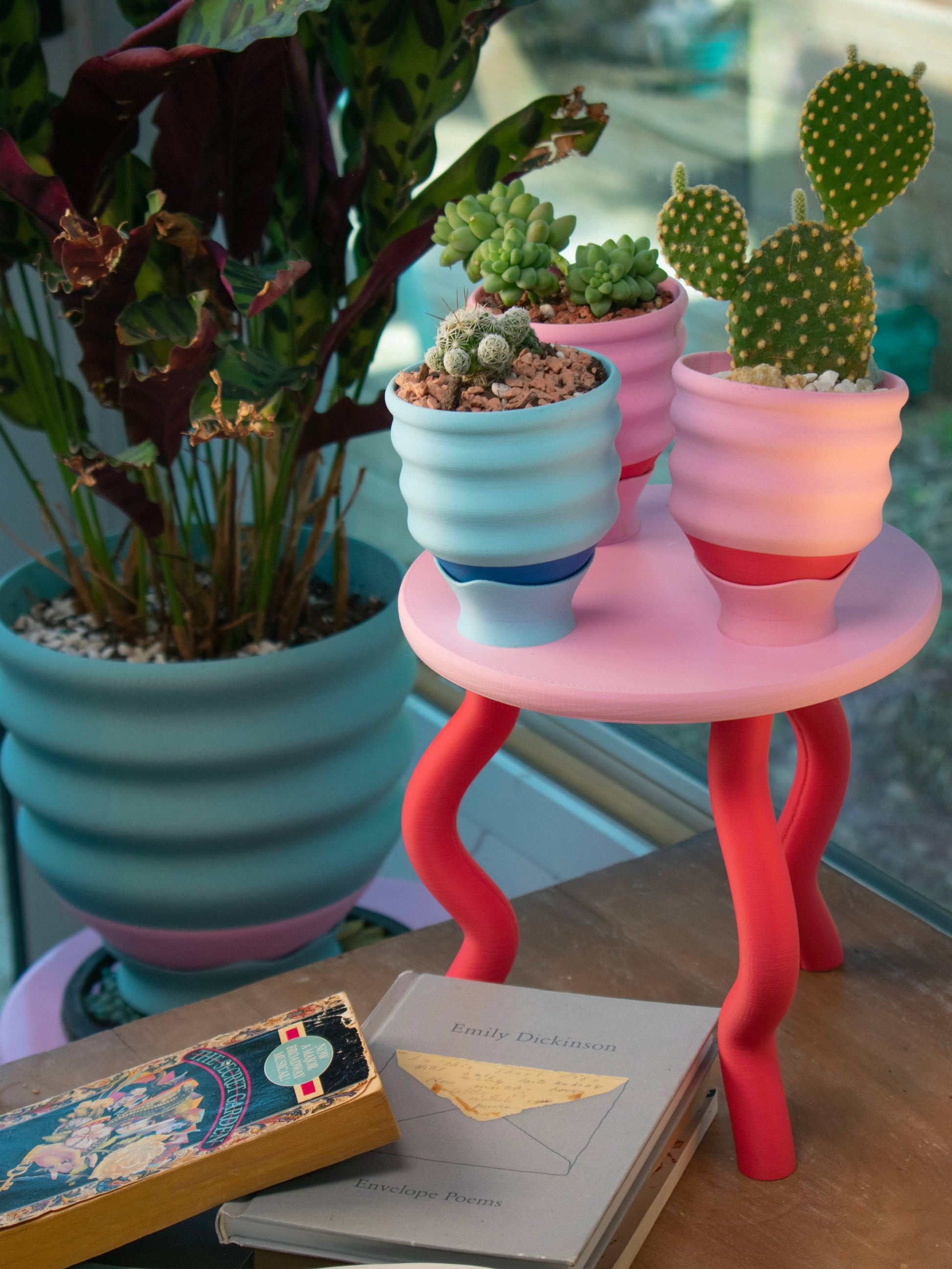 Wavy Plant Stand